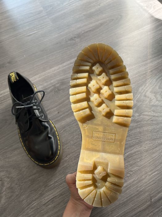 Жіночі шкіряні туфлі під бред Dr. Martens