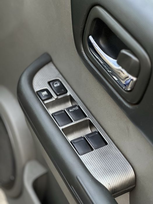 Продам Nissan X-trail 2.2 дизель,полный привод ,в очень хорошем состоянии