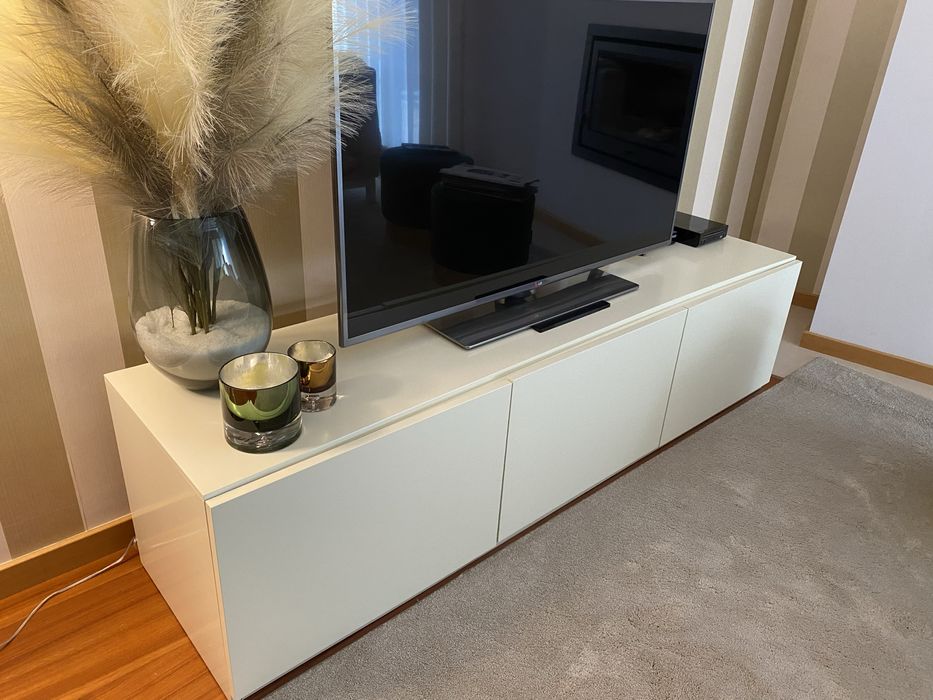 Movel base relevisqão