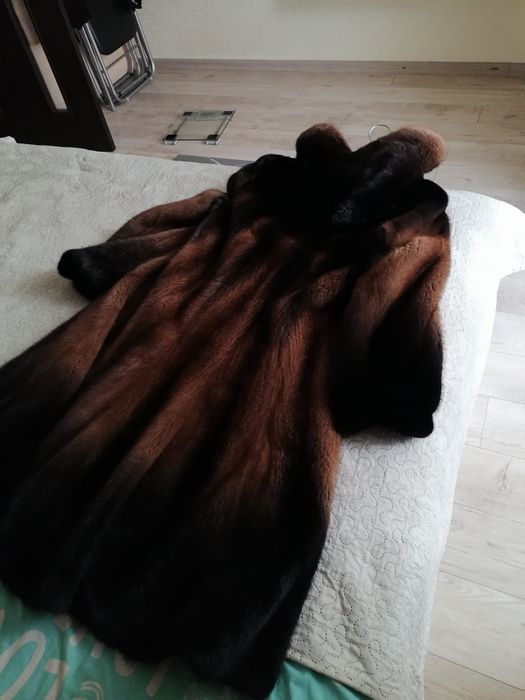 Продам норковую шубу