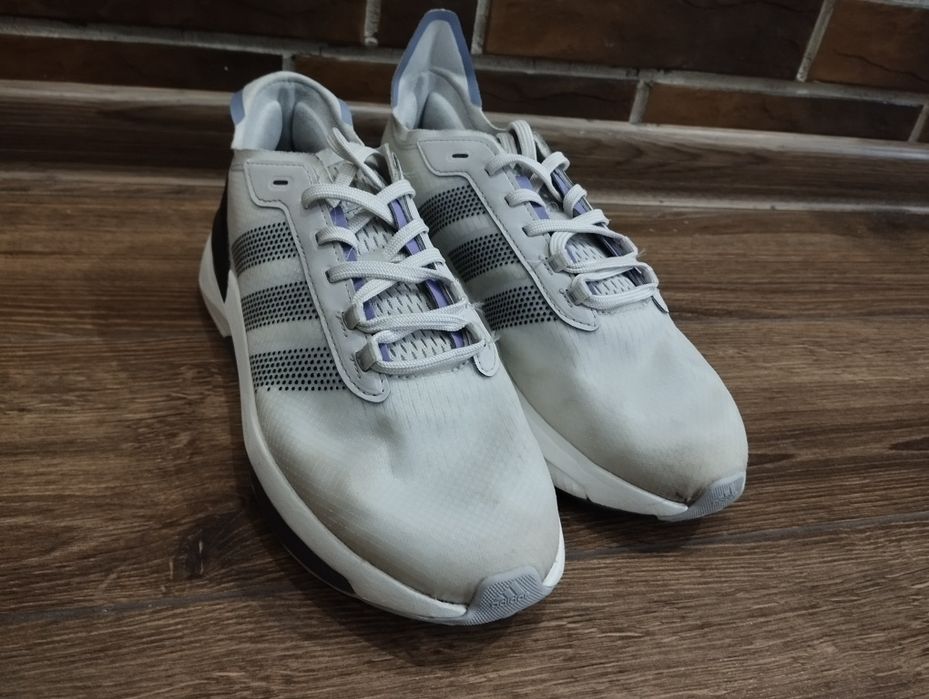 Мужские кроссовки adidas Avryn 41.5 размер