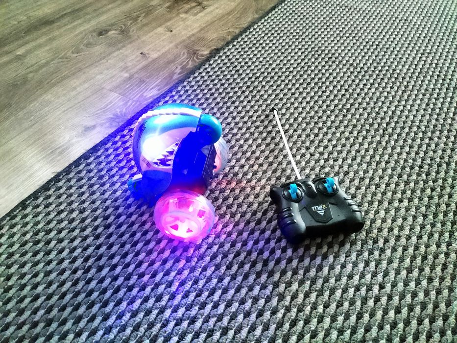 Autko rekin sterowany