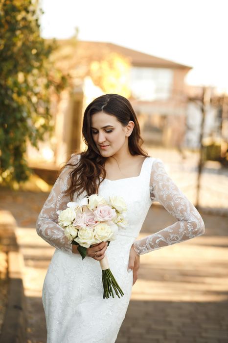 Продається весільна сукня