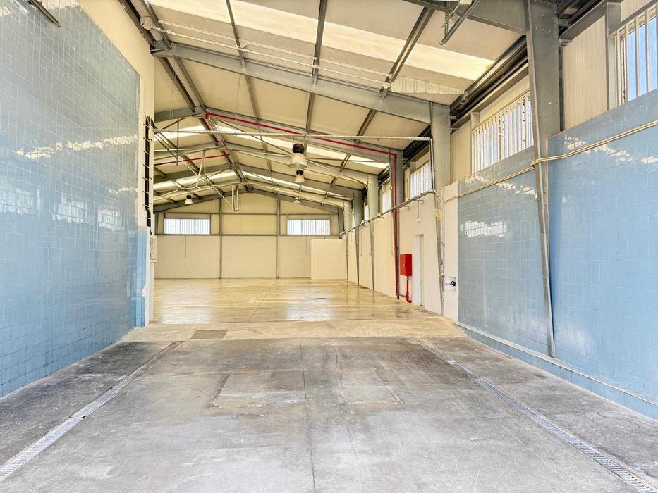 Arrenda-se Imóvel Comercial – Excelente Localização ALBUFEIRA