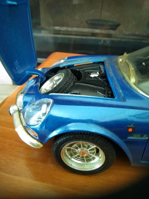Burago - Alpine A110 1/16