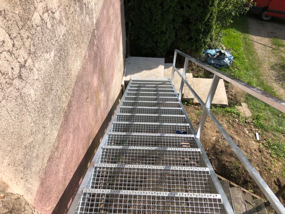 Schody metalowe zewnętrzne przemysłowe