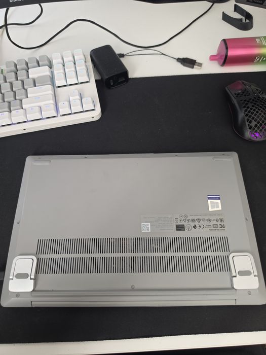 Lenovo 14are05 ryzen 7-4700U  512gb 16gb ram
