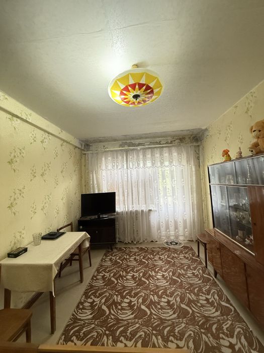 Продам 2-комнатную квартиру с раздельными комнатами
