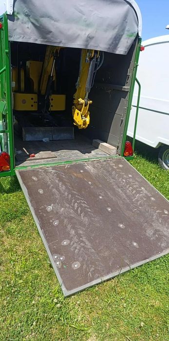 Przyczepa konna, koniowóz, 2000kg dmc