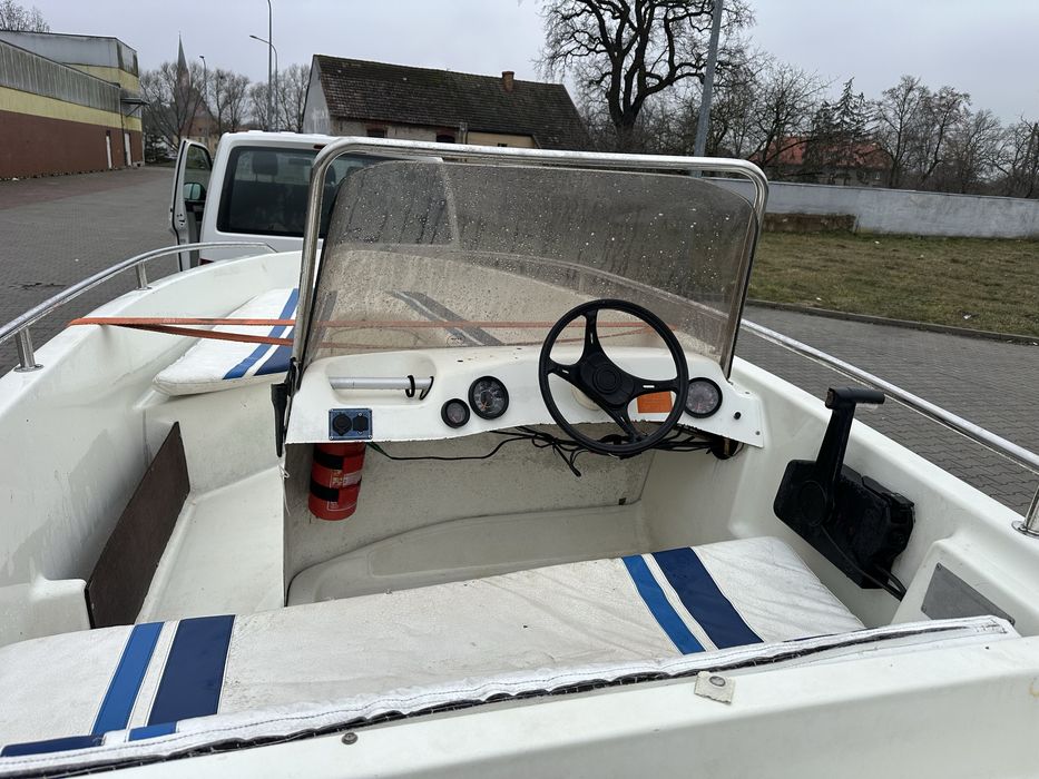 Łódz 4.40 / silnik 50km 2t + przyczepa