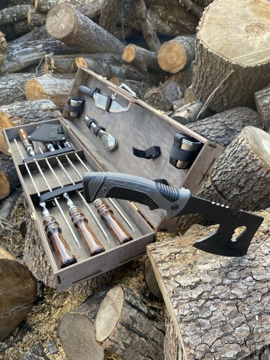 Подарунковий набір шампурів  ГУЦУЛ шампура + сокира в кейсі