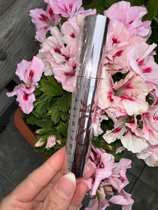 tusz serum do rzęs Eveline Infinity look nowy nowość masakra pogrubia