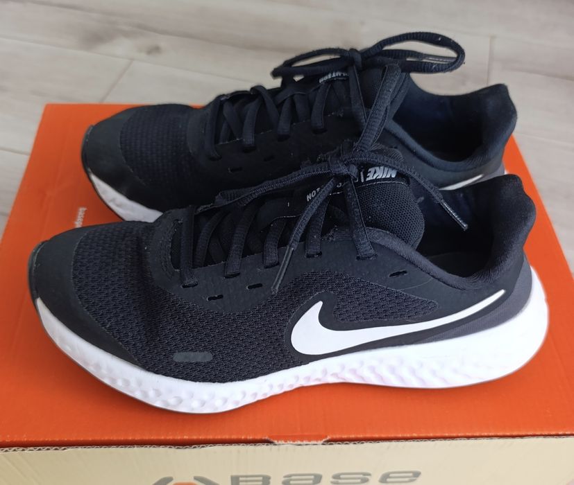 Продам Кросівки Nike