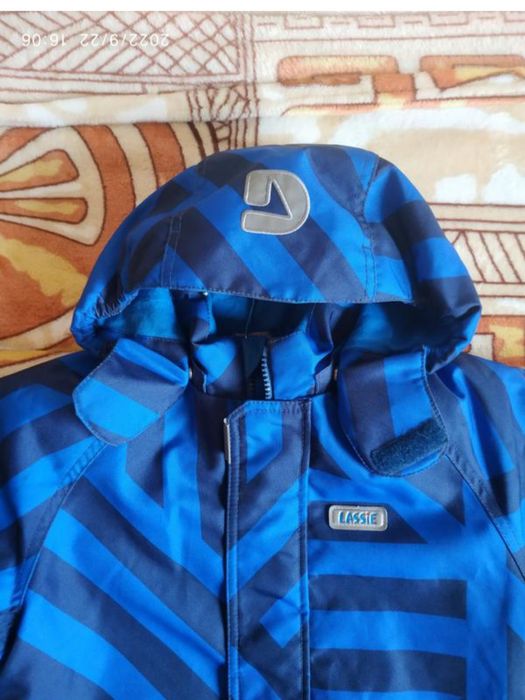 Продам курточку на мальчика