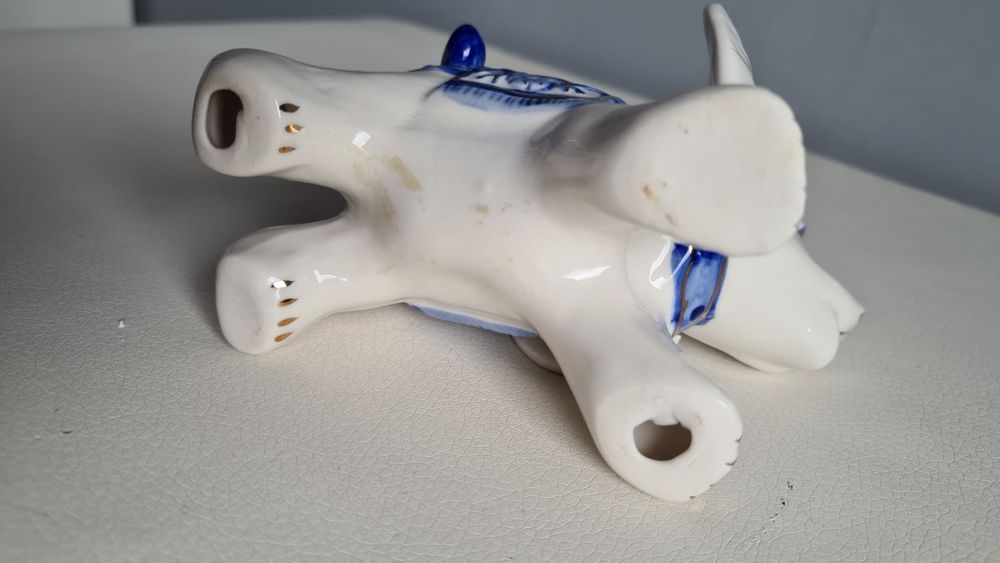 Porcelanowy słonik z siodłem – figurka dekoracyjna