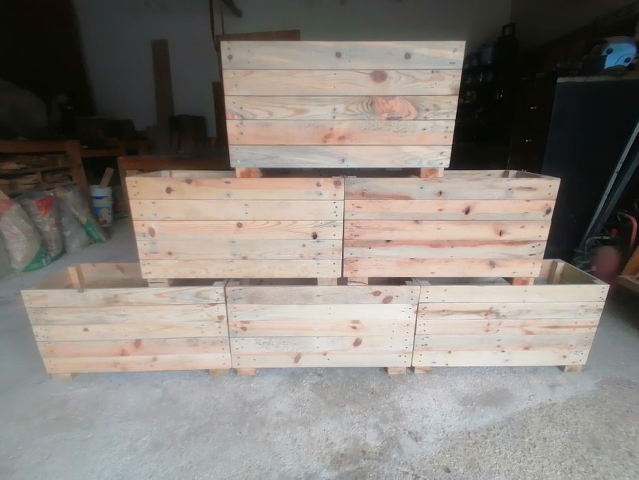 Floreiras de madeira