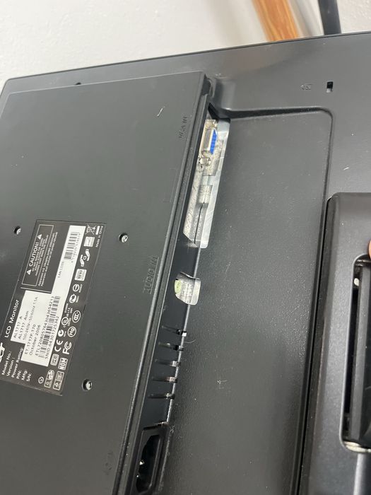 Torre com teclado rato + monitor acer