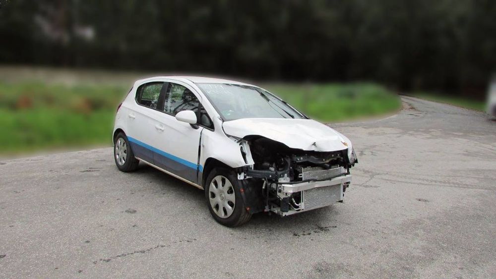 Opel Corsa E 1.4 (90cv) de 2019 - Peças Usadas (6910)