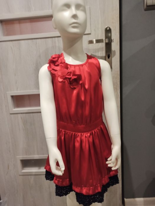 Sukienka czerwona satyna