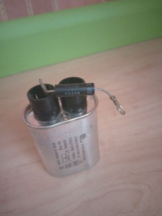 Конденсатор для СВЧ - печі Bicai CH 85 - 21092, 0,92 мкФ, 2100V.