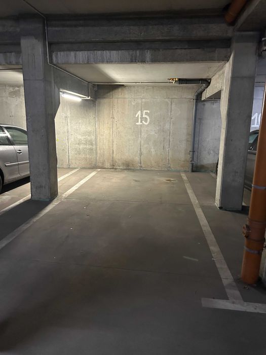 Wynajmę miejsce parkingowe hala garażowa - ul. Górki