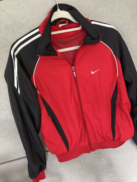 Kurtka sportowa treningowa Nike dla chlopca wiatrowka