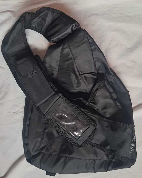 Mochila Preta de Uma Alça