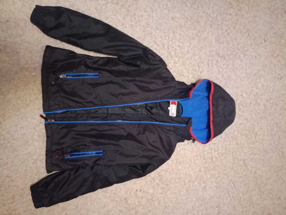 Курточка жіноча 38