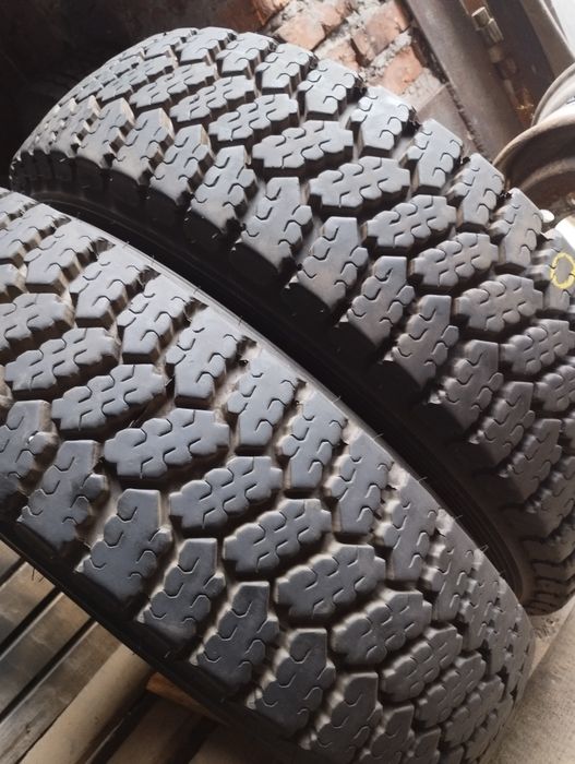 Шини 215/75/17.5 Uniroyal