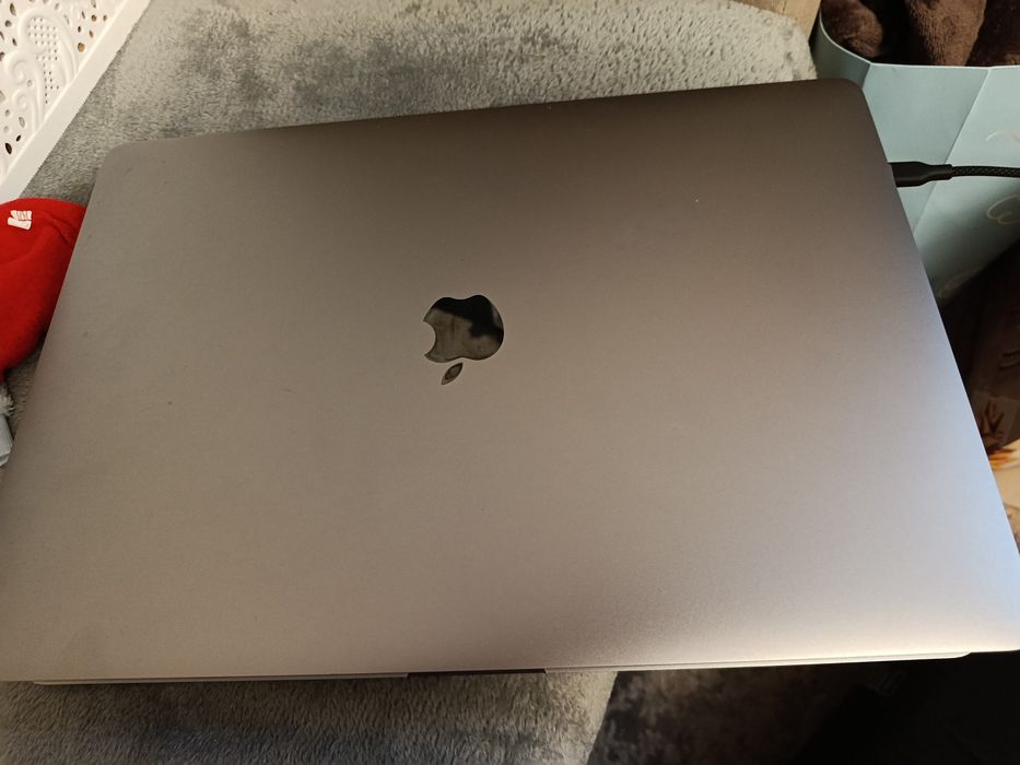 Продам MacBook Pro