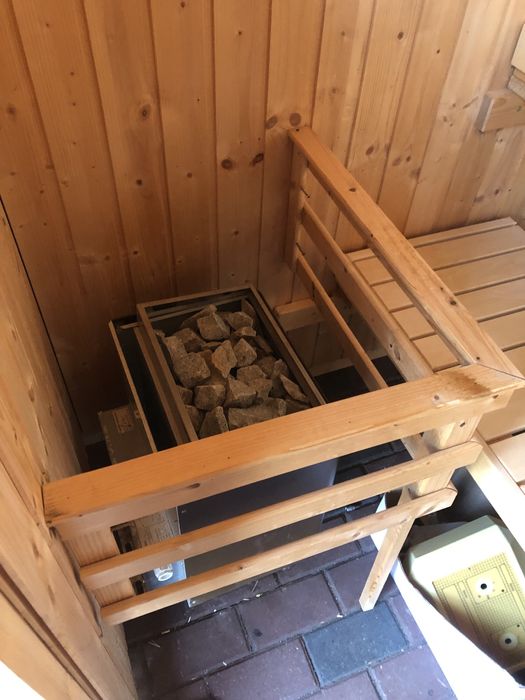 Sauna z piecem ekektrycznym i akcesoriami