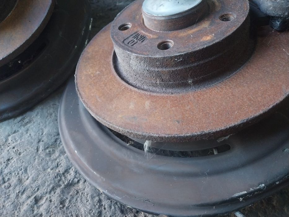 Ступиці задні рено трафік опель віваро