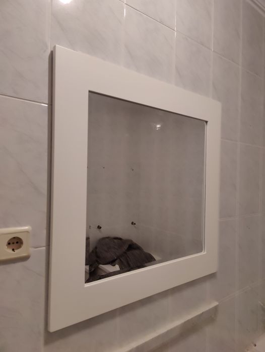 Espelhos com moldura branca