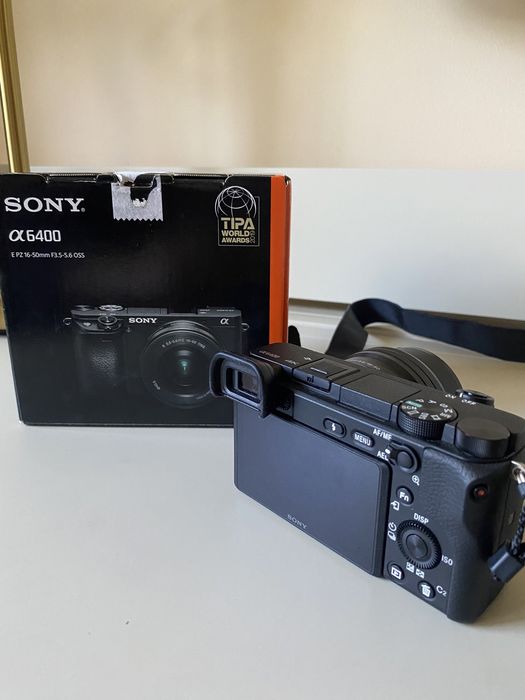 Zestaw Sony A6400 + 2 obiektywy, statyw, dodatki– jak nowy