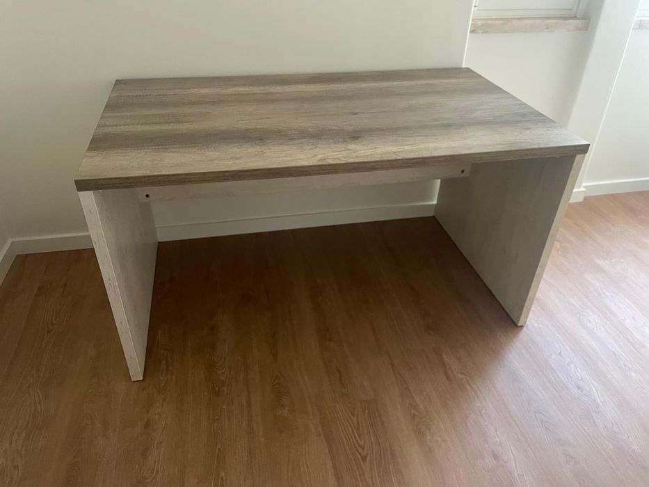 Secretárias de madeira Conforama