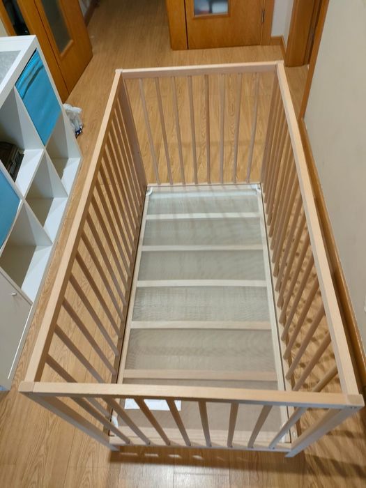 Cama de grades do Ikea