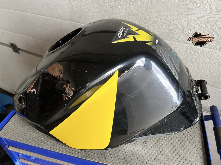 Zbiornik paliwa bak HONDA CBR 954 rr SC50