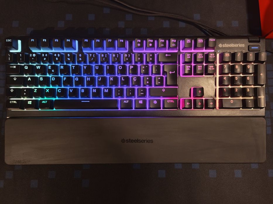 Teclado Steelseries RGB Apex3 PT + Rato Steelseries Prime+