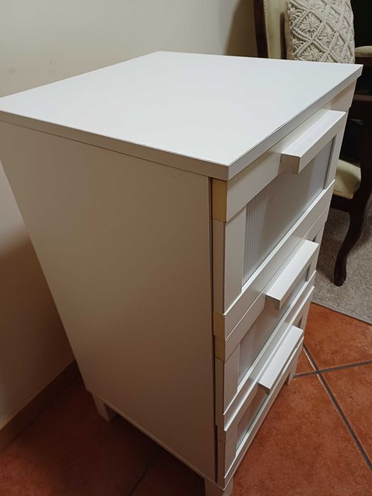 Mesa de cabeceira Ikea branca