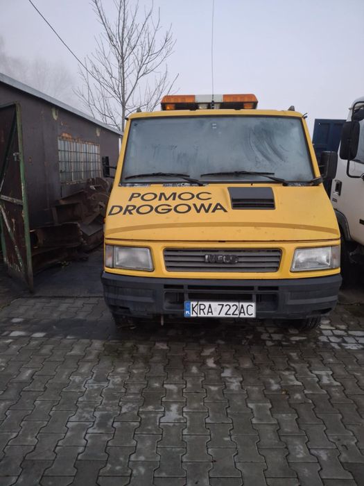 Auto laweta iveco daily najazd autolaweta wciągarka