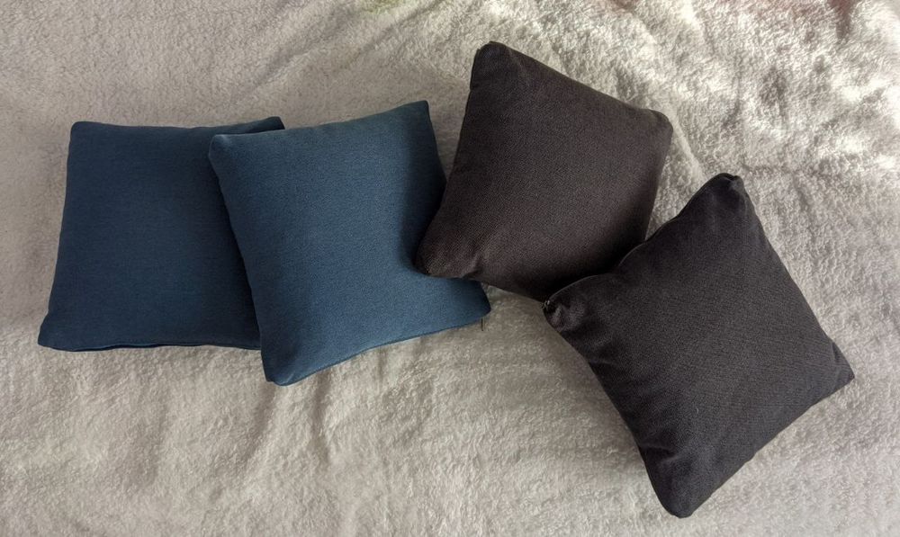 Подушка з наповнювачем