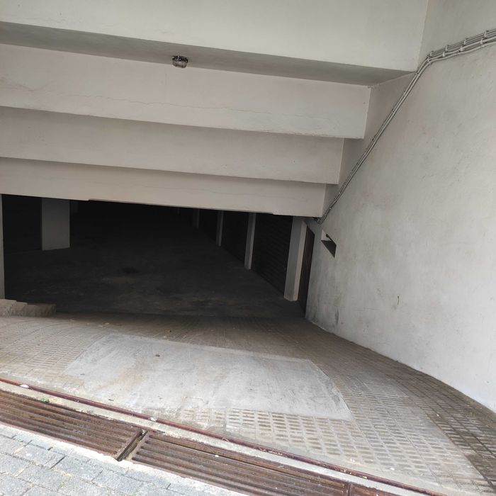 Garagem fechada (Zona Campo Futebol) com 17,2 m2