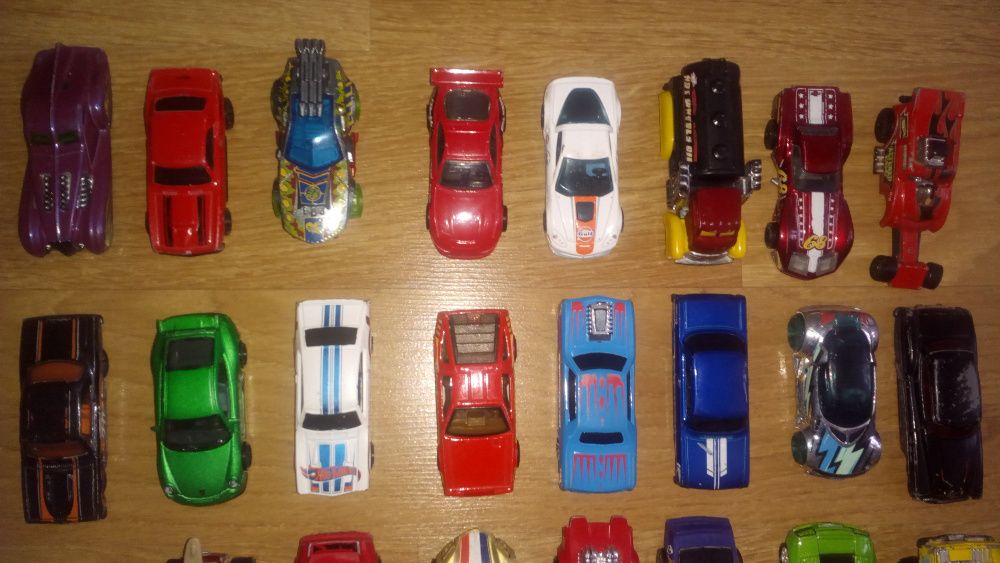 Машинки Hot Wheels
