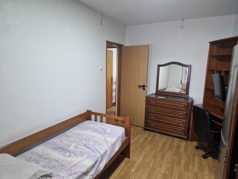 Apenas quarto com 1 quarto e 1 casa de banho