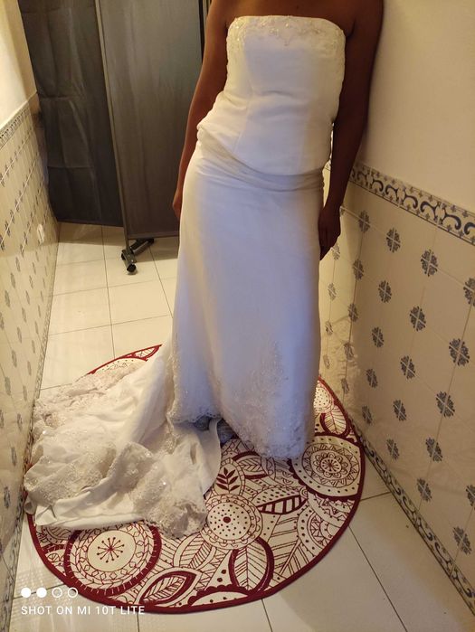 Vendo vestidos de noiva - novos