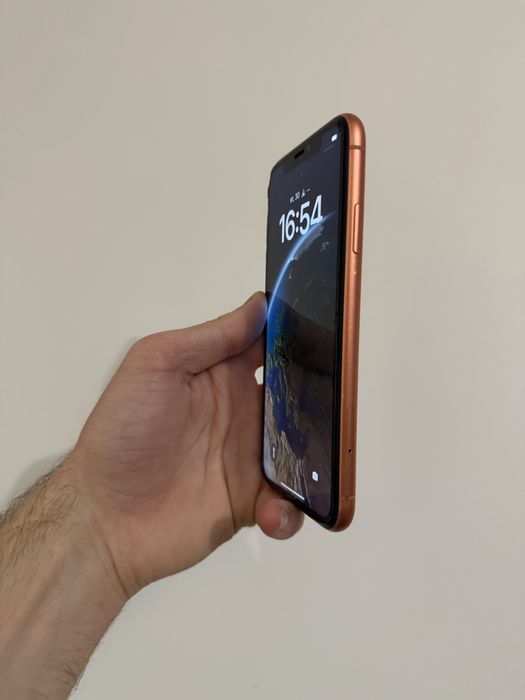 Продам телефон Iphone XR 64GB
