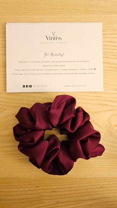 Satynowa gumka scrunchie do włosów z jedwabiem bordowa