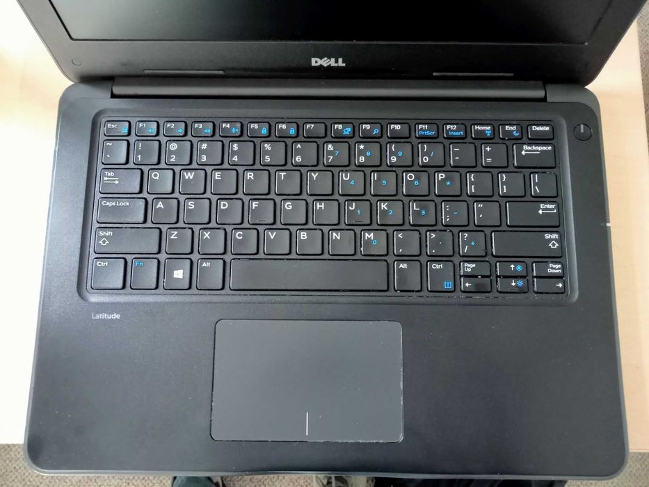 Dell Latitude 3380 - i3, 4GB, 240 GB SSD, Intel, Win10, WiFi, BT, HDMI