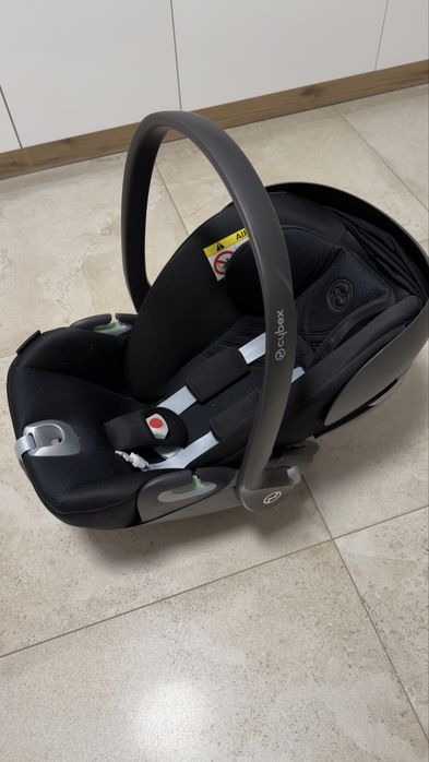 Fotelik Cybex cloud T + adaptery