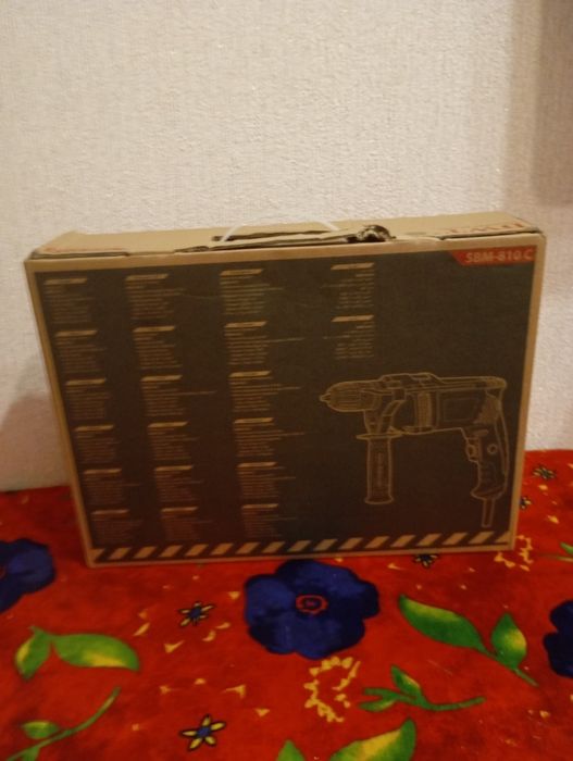 Продается новая в упаковке ударная Эл дрель DWT